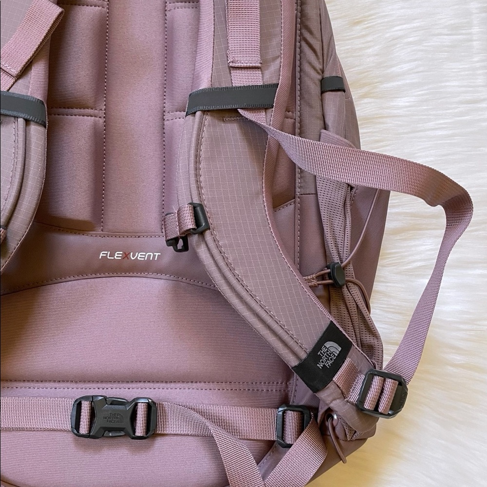 The North Face Women’s Borealis 27 Liter Backpack - Picture 4 of 12
